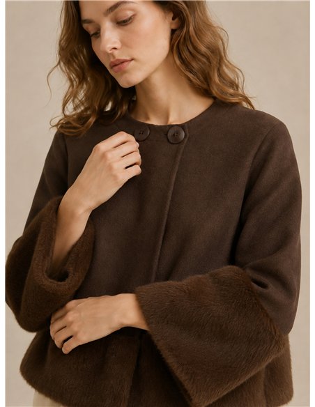 Chaqueta corta efecto pelo
