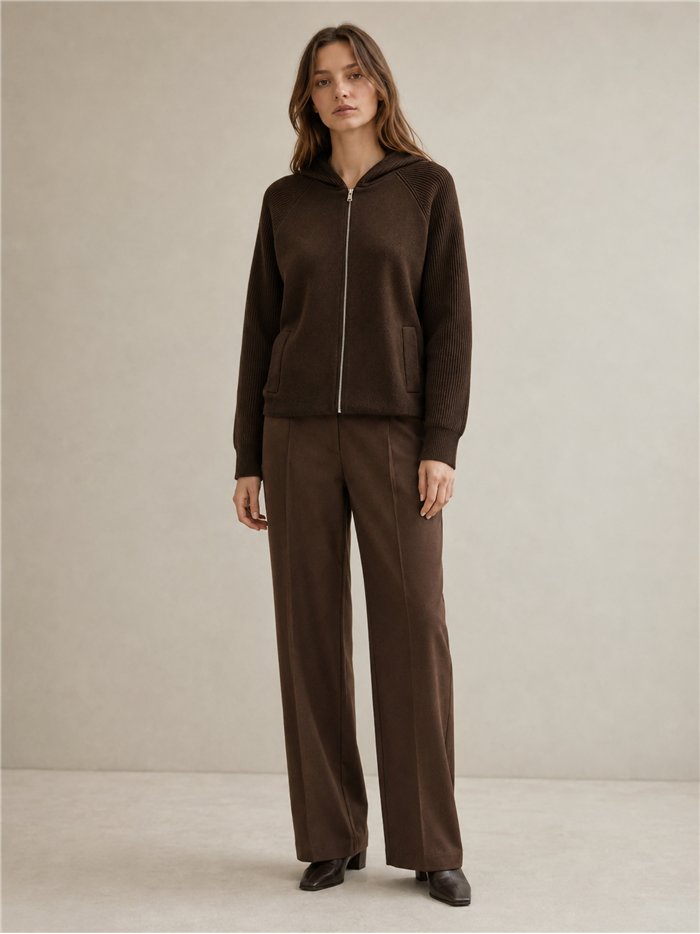 Chaqueta de punto capucha y bolsillos