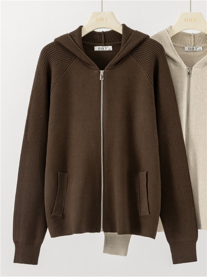 Chaqueta de punto capucha y bolsillos