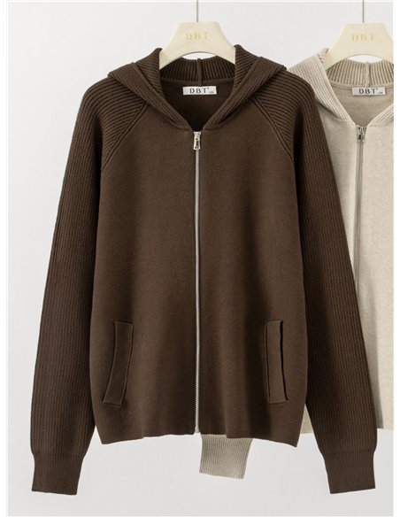 Chaqueta de punto capucha y bolsillos