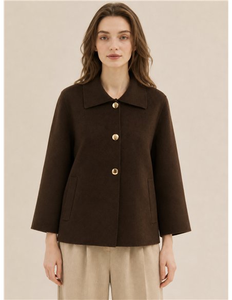 Chaqueta capa botones dorados
