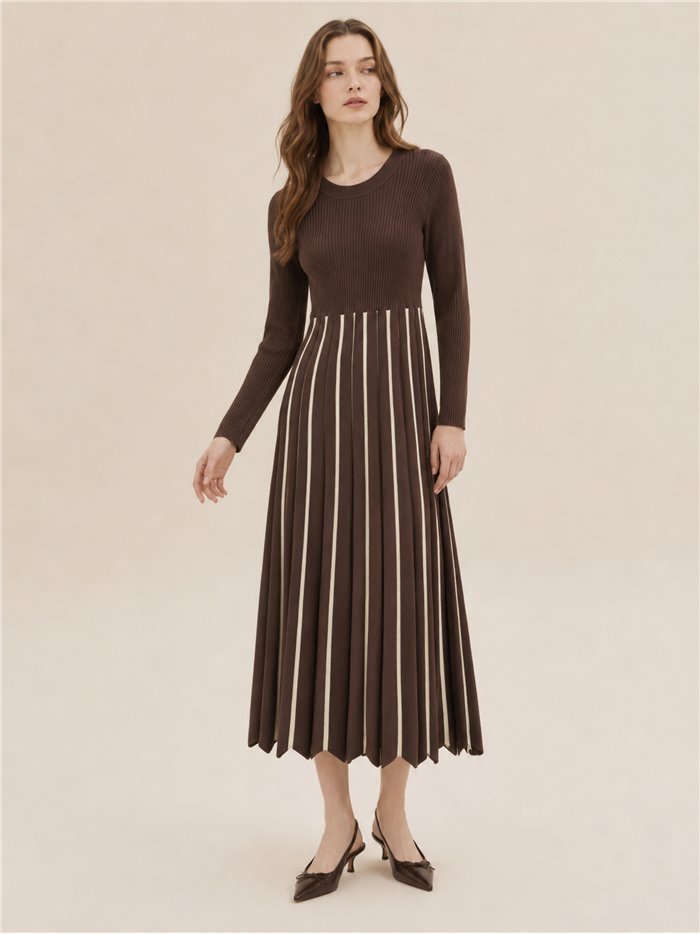 Strickkleid in Midi-Länge mit Faltenrock