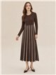 Strickkleid in Midi-Länge mit Faltenrock