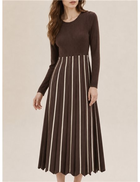 Strickkleid in Midi-Länge mit Faltenrock