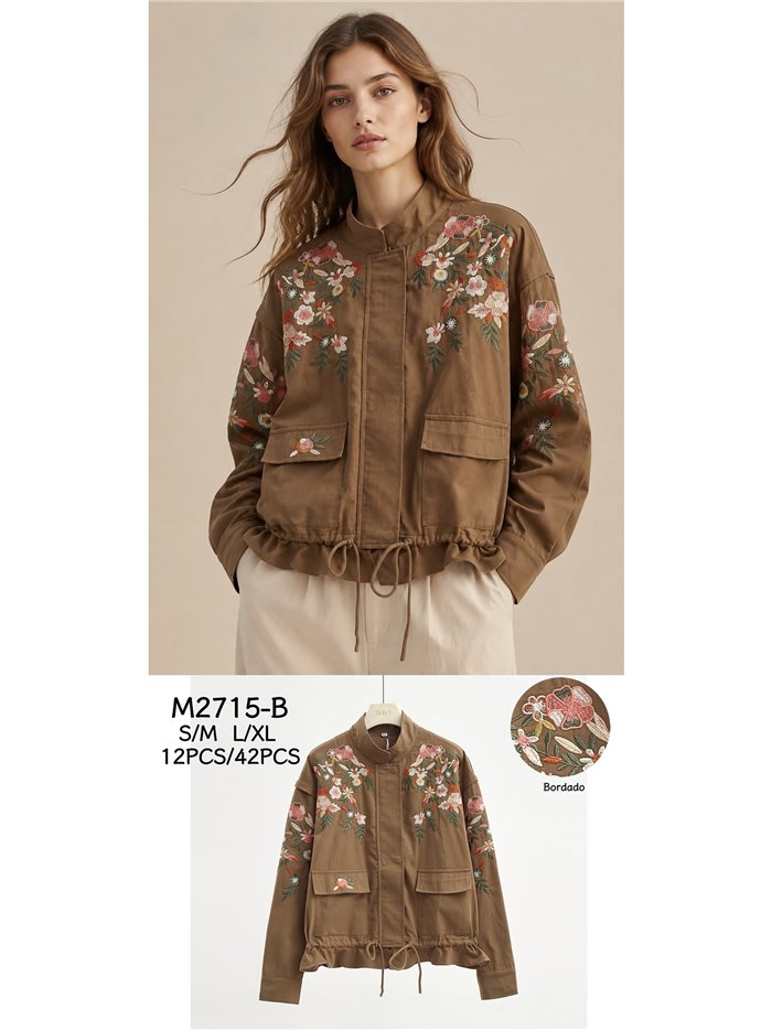 Jacke mit Blumenstickerei und gerafftem Saum
