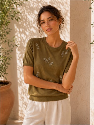 Kurzärmeliger Pullover mit Perlenstickerei