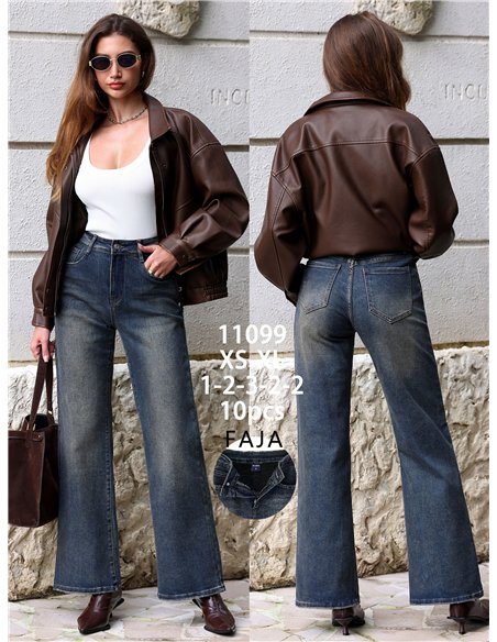 Weit geschnittene Jeans mit Wascheffekt und Bund