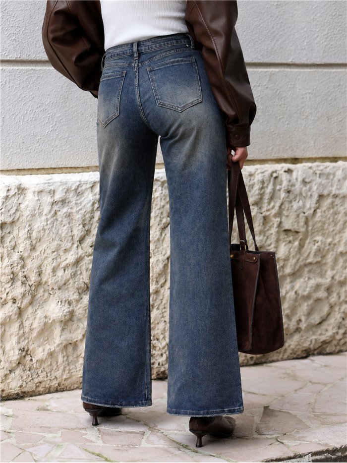 Weit geschnittene Jeans mit Wascheffekt und Bund