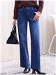 Calça jeans de perna larga com tachas