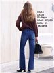 Calça jeans de perna larga com tachas