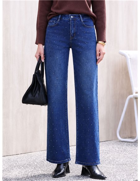 Calça jeans de perna larga com tachas