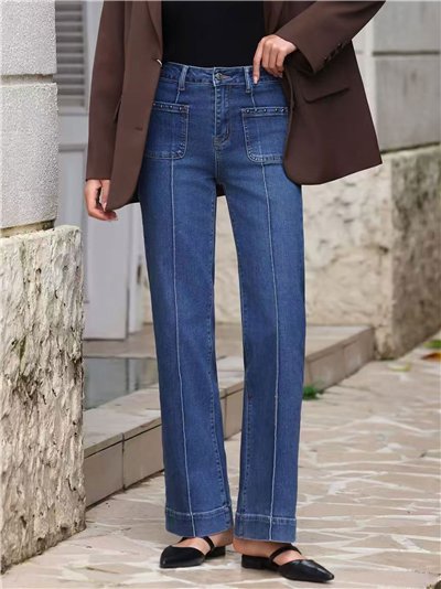 Jeans a gamba dritta con tasche borchiate