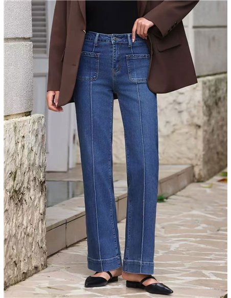 Jeans a gamba dritta con tasche borchiate