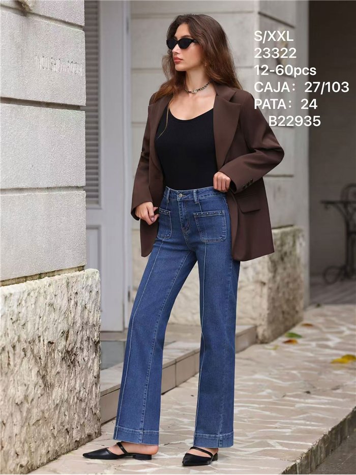 Jeans a gamba dritta con tasche borchiate
