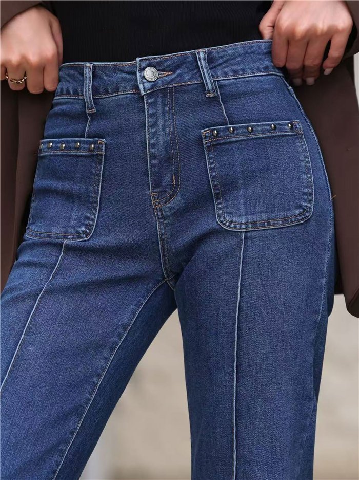Jeans a gamba dritta con tasche borchiate