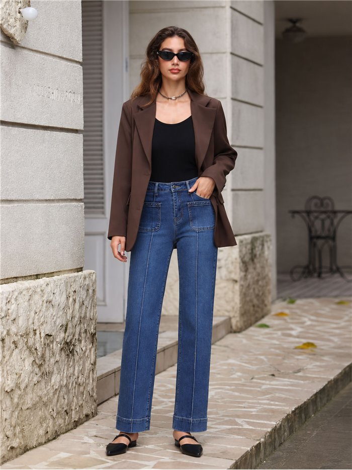 Jeans a gamba dritta con tasche borchiate