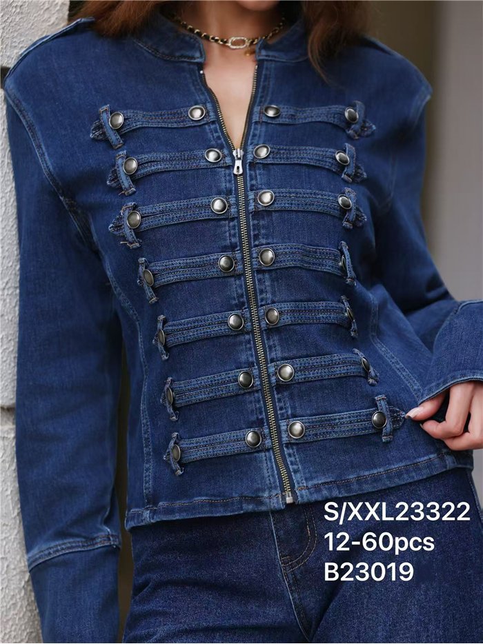Giacca di jeans militare con bottoni decorativi