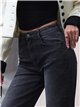 Jeans mit weitem Bein und Strasssteinen
