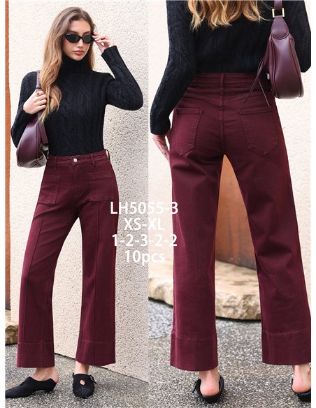 Jeans a gamba larga color vino con tasche applicate