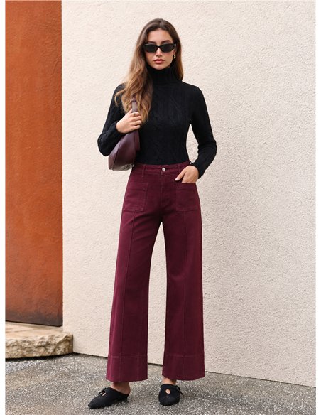 Jeans a gamba larga color vino con tasche applicate