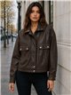Chaqueta efecto piel bolsillos solapa