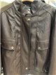Chaqueta efecto piel bolsillos solapa