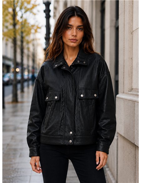 Chaqueta efecto piel bolsillos solapa