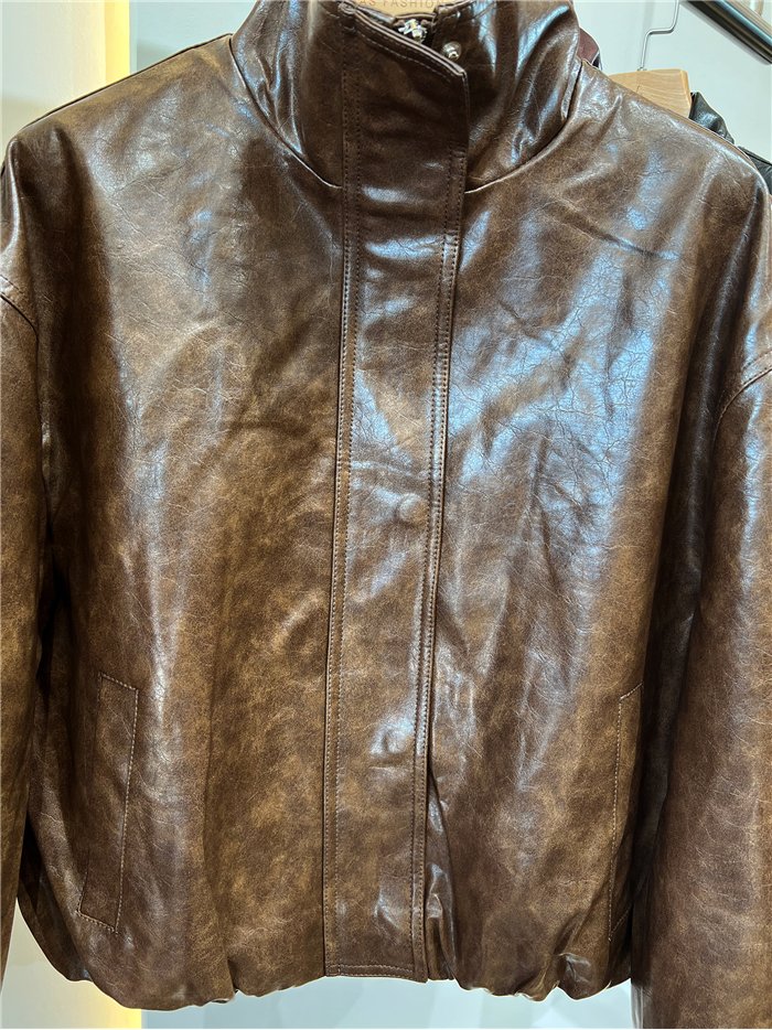 Chaqueta bomber efecto piel cuello subido