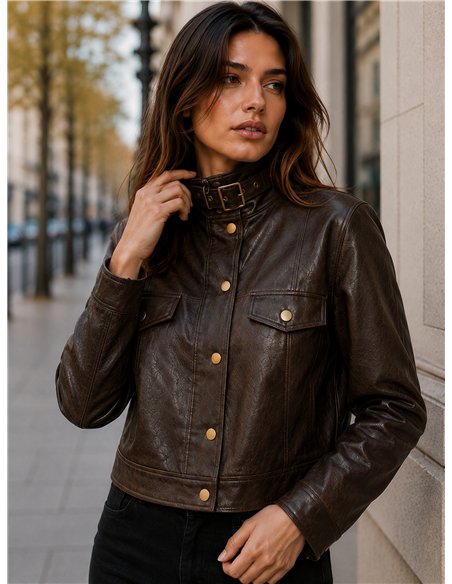 Chaqueta efecto piel hebilla