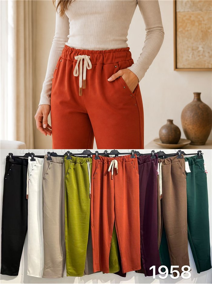 Pantalón tachas
