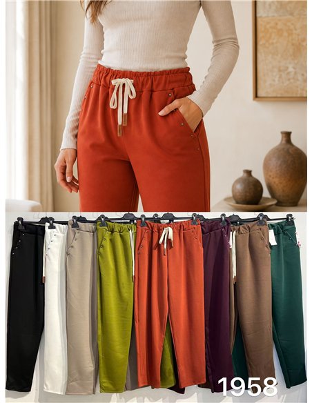 Pantalón tachas