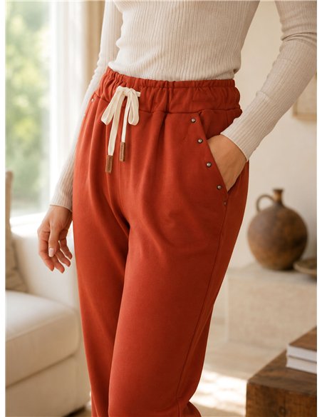 Pantalón tachas