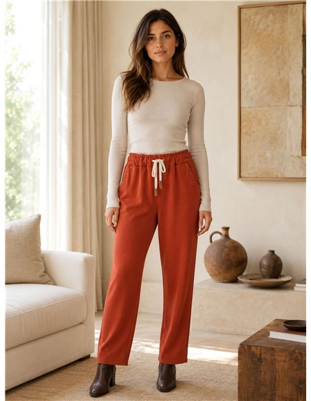 Pantalón tachas