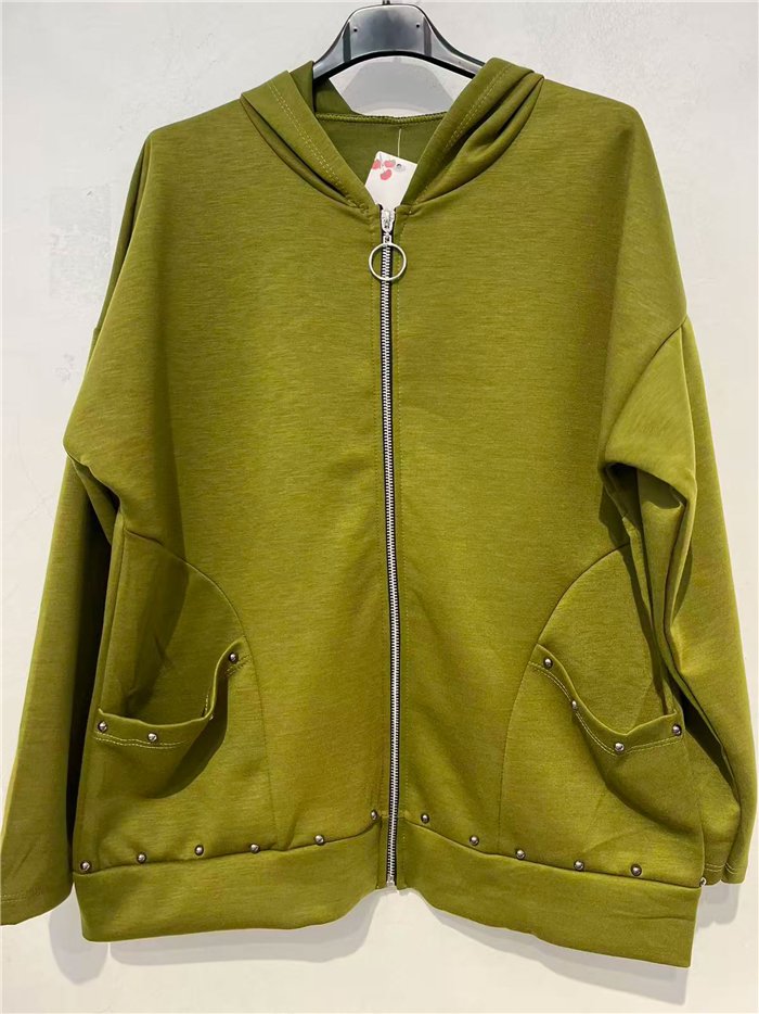Chaqueta sudadera capucha tachas