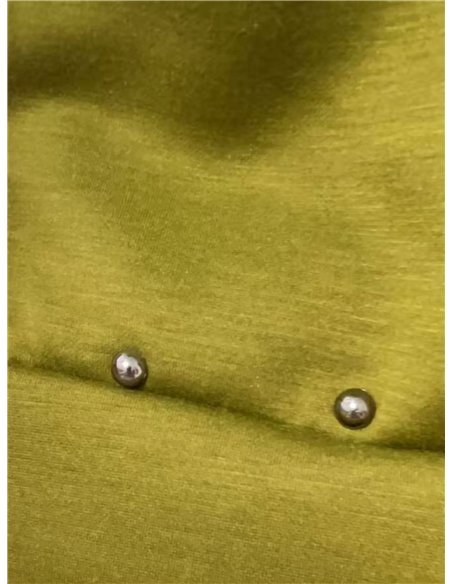 Chaqueta sudadera capucha tachas