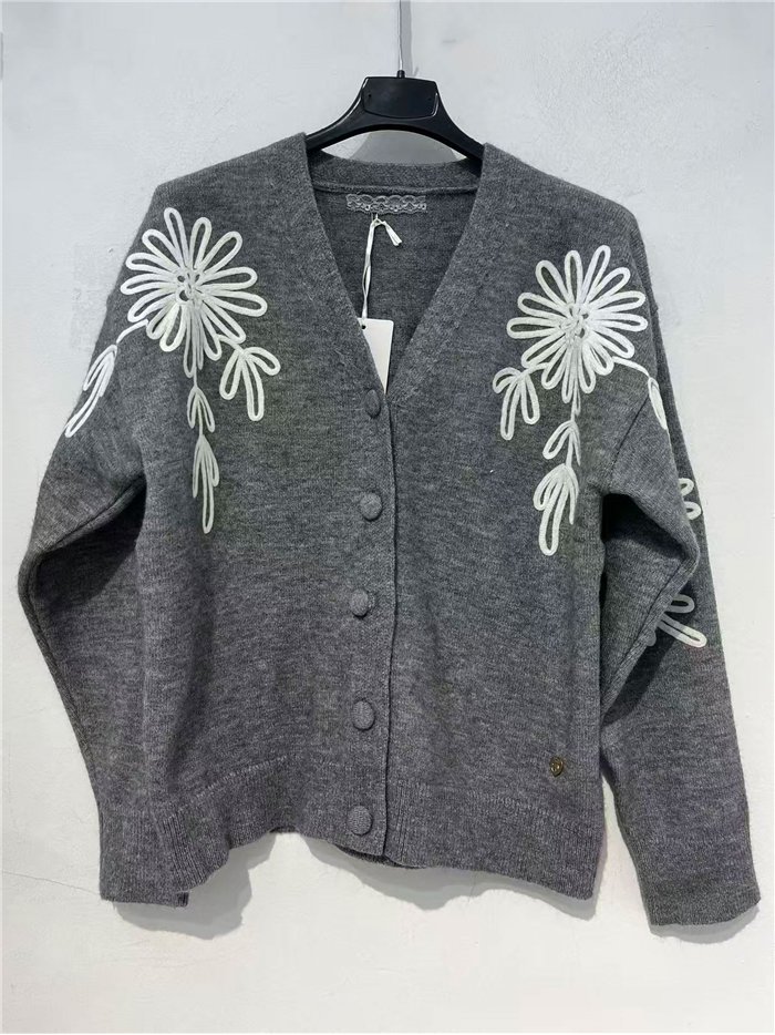Cárdigan punto bordado floral