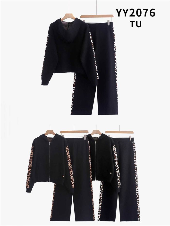 Conjunto chaqueta sudadera capucha leopardo y pantalón