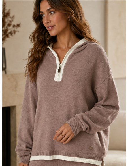 Conjunto sudadera punto capucha y pantalón