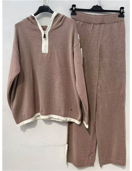 Conjunto sudadera punto capucha y pantalón