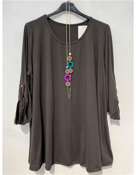 Blusa talla grande con collar