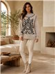 Jersey bordado cuello subido