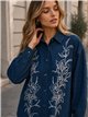 Camisa vaquera flores bordadas