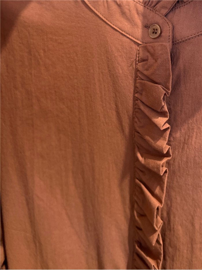 Blusa lisa volante frontal
