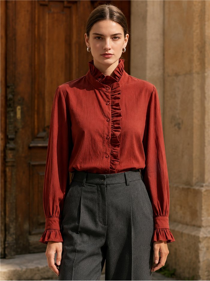 Blusa cuello alto volante