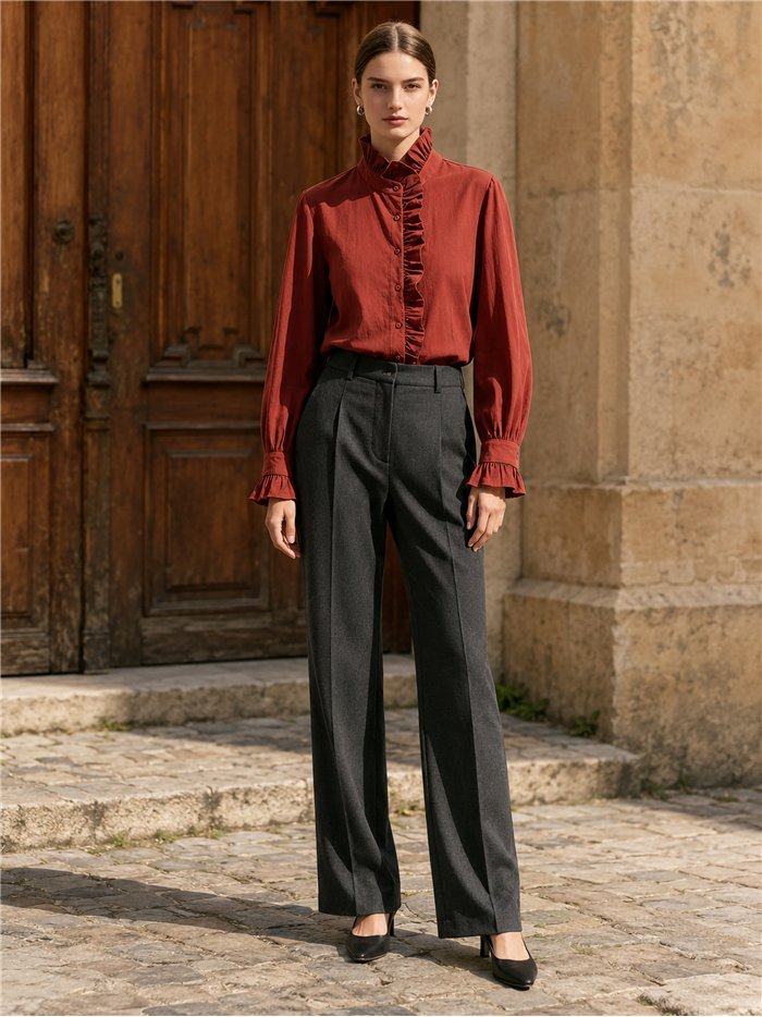 Blusa cuello alto volante