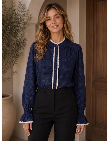Blusa lunares puntillas
