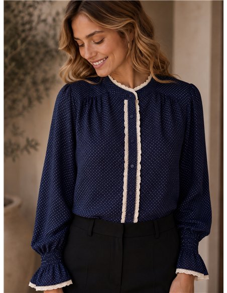 Blusa lunares puntillas