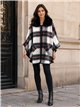 Poncho cuadros cuello pelo