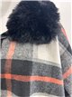Poncho cuadros cuello pelo