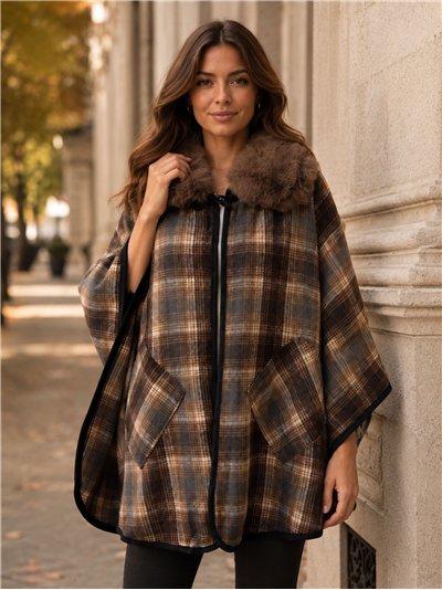 Poncho cuadros cálidos cuello pelo